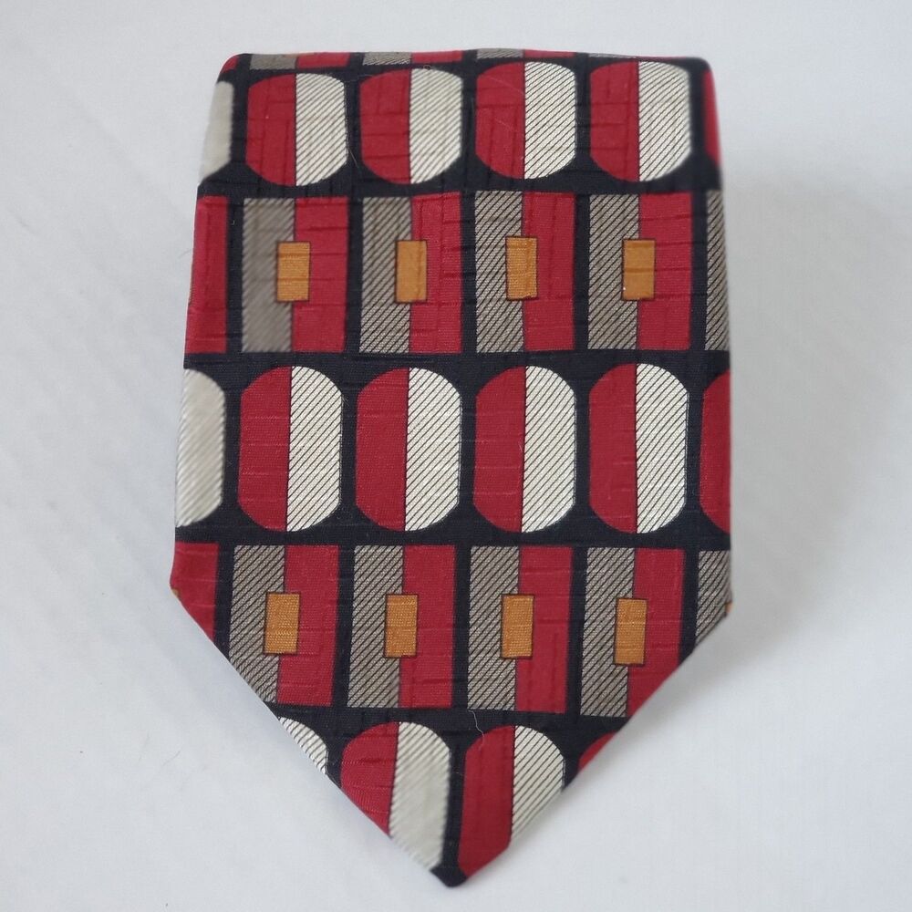 Roundtree & Yorke 100% Silk Tie Red Gray Black Geometric Men Necktie 58 x 4